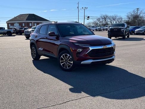 Certified 2025 Chevrolet TrailBlazer LT w/ Convenience Package image 3