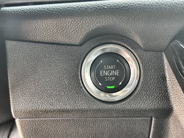 Certified 2024 Chevrolet Traverse LS w/ Midnight/Sport Edition FWD image 16