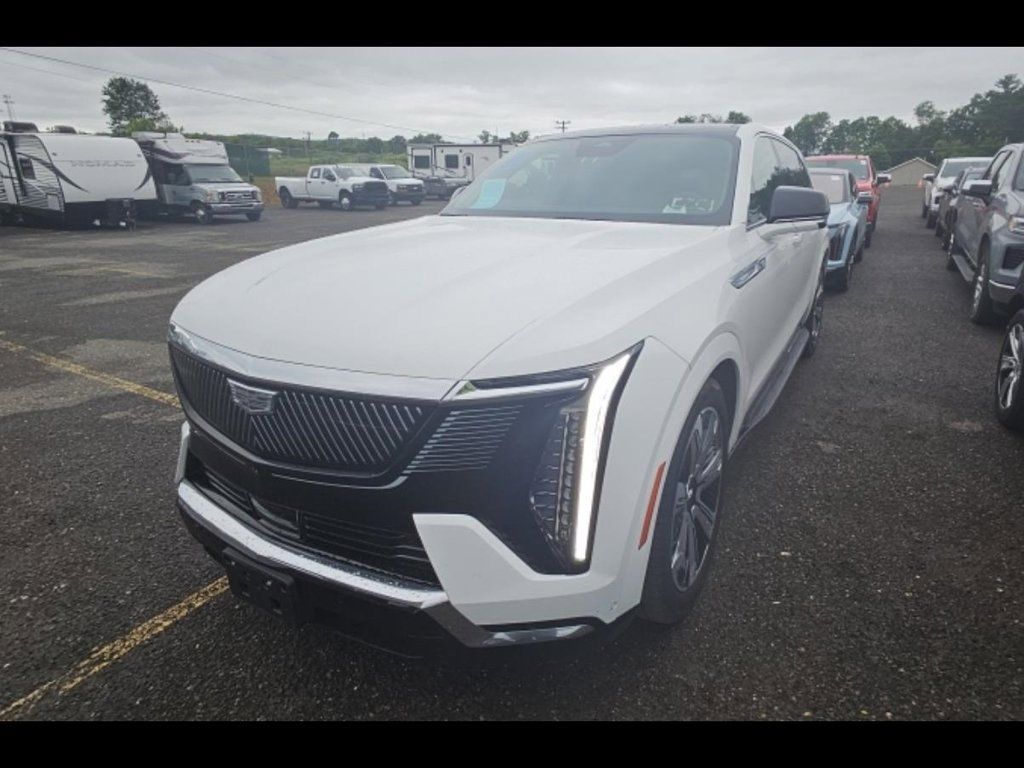 Used 2025 Cadillac Escalade IQ Luxury 2 AWD/4WD image 3