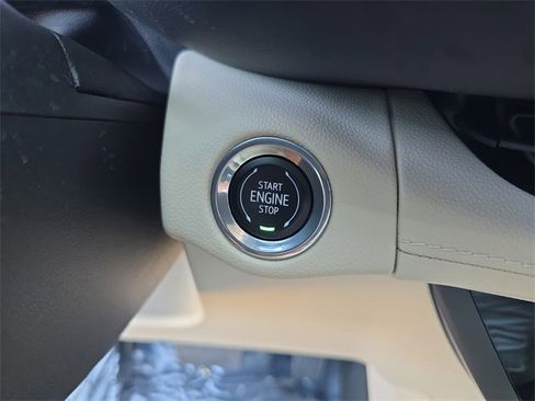 Certified 2023 Buick Envision Avenir image 28