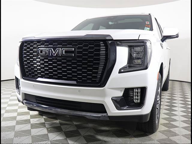 Used 2023 GMC Yukon Denali Ultimate AWD/4WD image 2