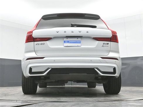 Used 2024 Volvo XC60 B5 Plus image 46