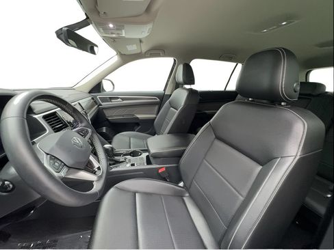 Used 2023 Volkswagen Atlas SE w/ Black Wheel Package FWD image 18