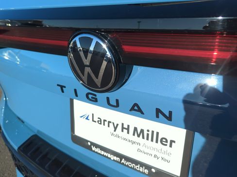 New 2026 Volkswagen Tiguan SE R-Line image 23