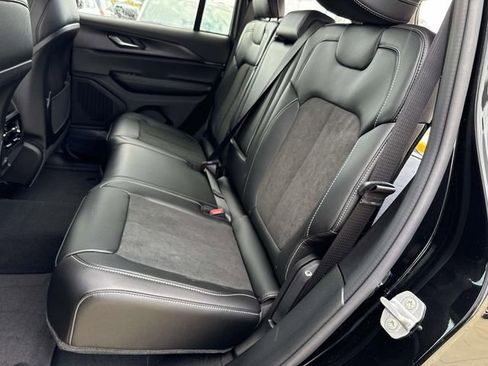 New 2025 Jeep Grand Cherokee Altitude RWD image 9