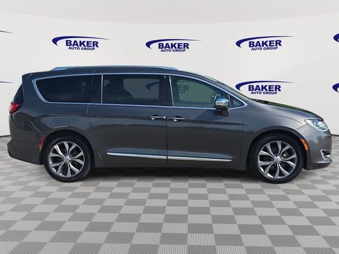 Used 2020 Chrysler Pacifica Limited FWD image 2