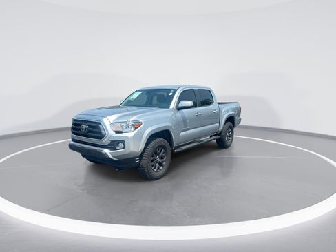 Used 2023 Toyota Tacoma SR5 w/ Technology Package AWD/4WD image 5