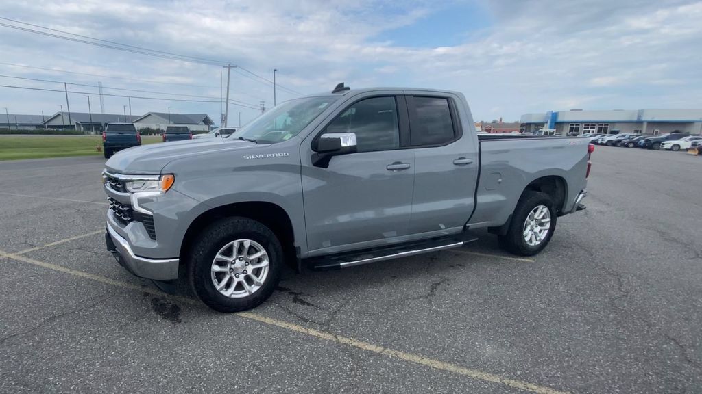 Certified 2024 Chevrolet Silverado 1500 LT AWD/4WD image 4