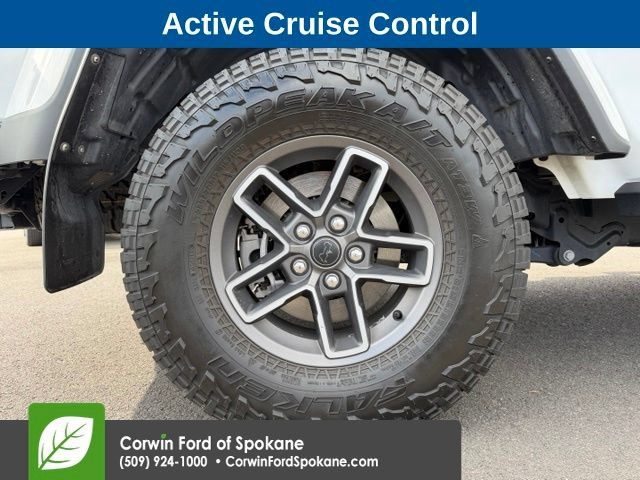 Used 2025 Jeep Gladiator Mojave AWD/4WD image 9