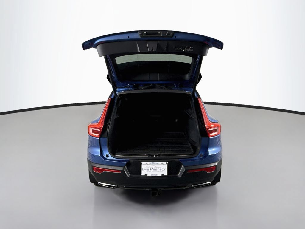 Used 2019 Volvo XC40 T5 R-Design AWD/4WD image 29