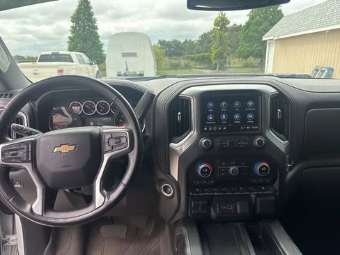 Used 2022 Chevrolet Silverado 2500 LTZ w/ LTZ Convenience Package AWD/4WD image 11