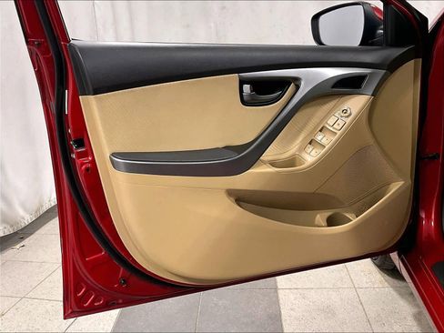 Used 2013 Hyundai Elantra GLS w/ Preferred Pkg image 9