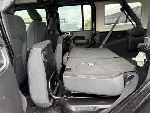 Used 2024 Jeep Wrangler Unlimited w/ Convenience Group image 36