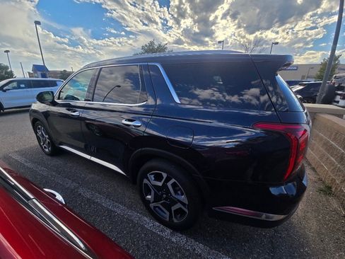 Used 2024 Hyundai Palisade Limited AWD/4WD image 13