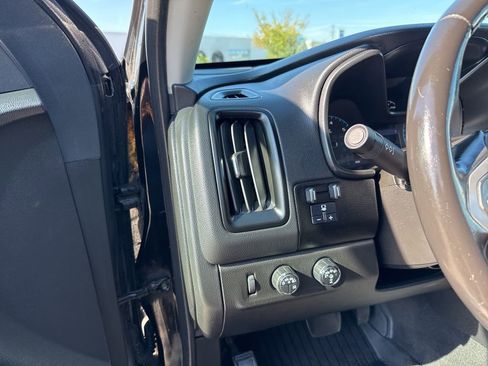 Used 2020 Chevrolet Colorado ZR2 image 34