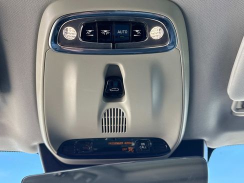 Used 2017 Volvo XC90 T6 Momentum w/ Vision Package image 24