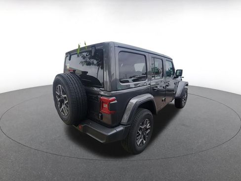 Used 2025 Jeep Wrangler Sahara image 8