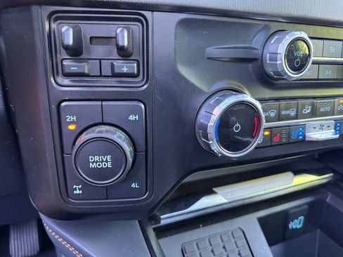 Certified 2024 Ford F350 Platinum image 19