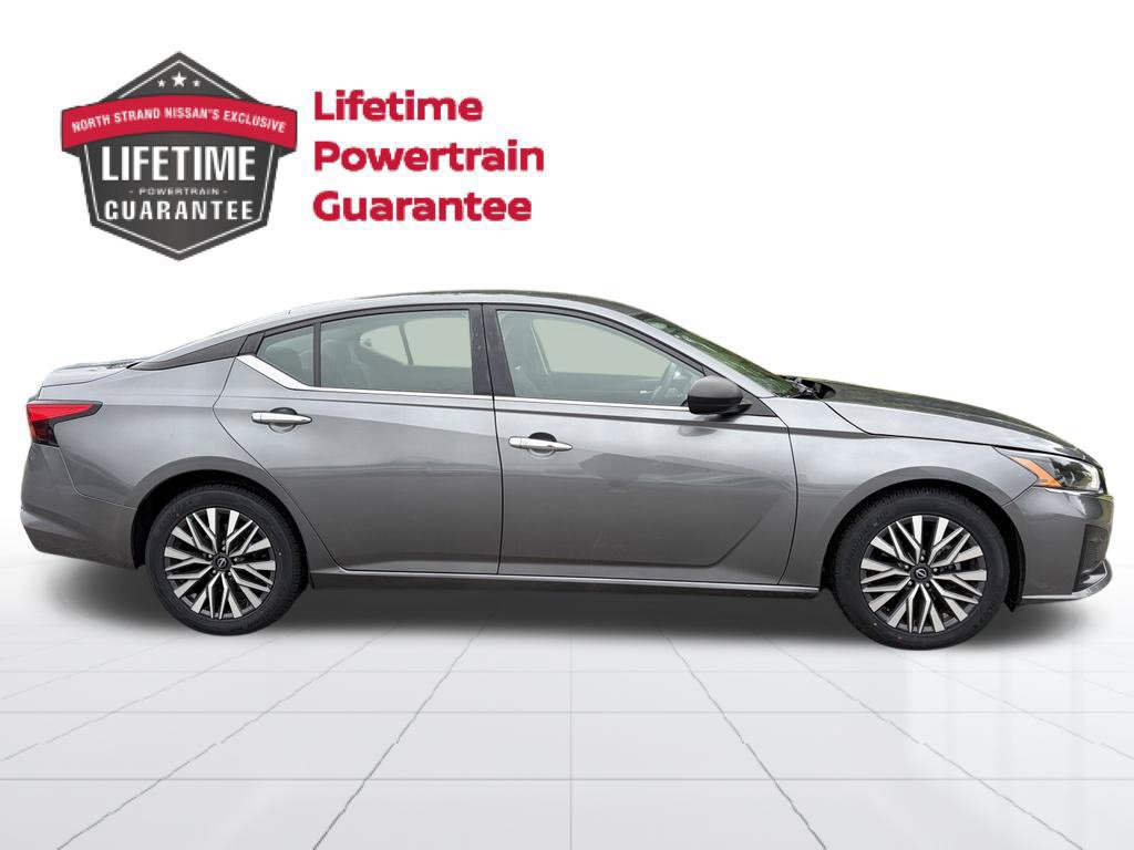 Certified 2024 Nissan Altima 2.5 SV FWD image 7