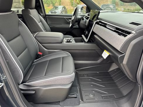 Used 2026 GMC Sierra EV Elevation AWD/4WD image 15