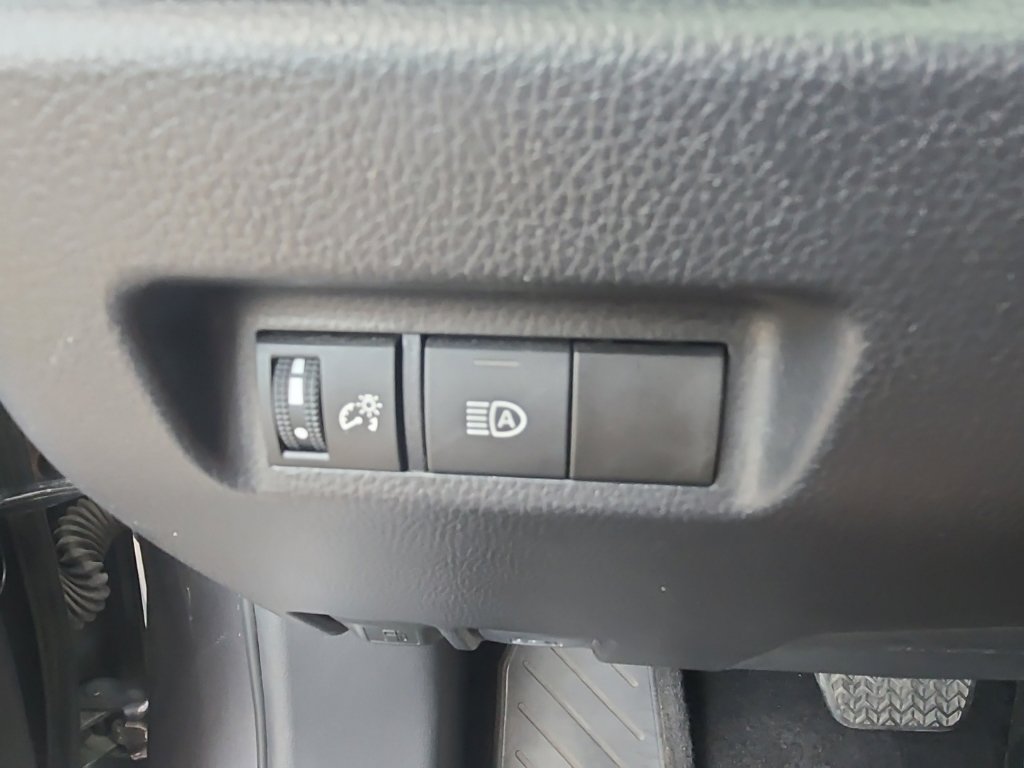 Used 2025 Toyota RAV4 XLE AWD/4WD image 33