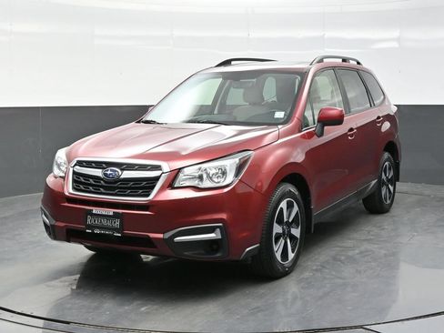 Used 2017 Subaru Forester 2.5i Premium w/ All-Weather Package AWD/4WD image 2