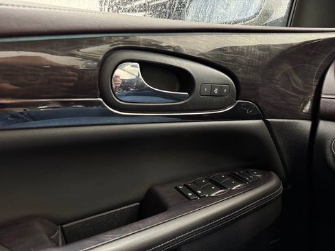 Used 2017 Buick Enclave Premium AWD/4WD image 11
