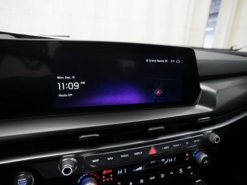 Used 2025 Kia Telluride S image 6