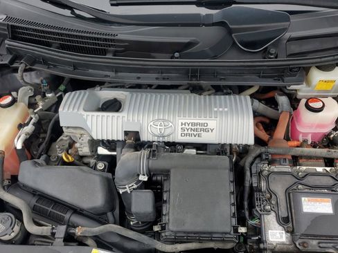 Used 2015 Toyota Prius Four image 11