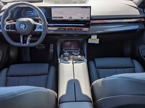 Used 2026 BMW 540i xDrive w/ M Sport Package image 14