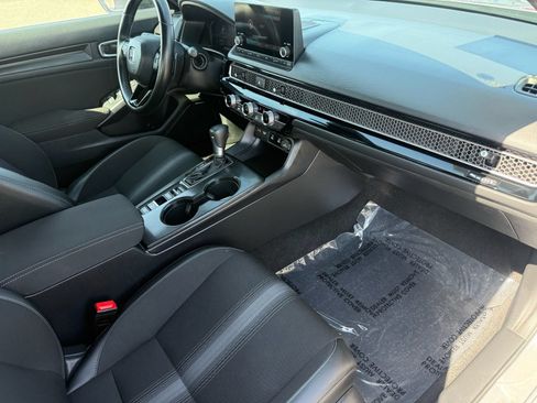 Used 2025 Honda Civic Sport image 30