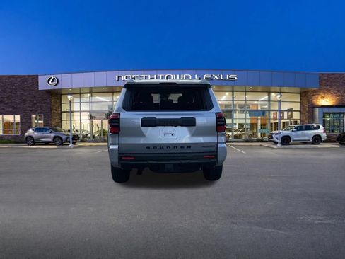 Used 2025 Toyota 4Runner TRD Off-Road Premium AWD/4WD image 20