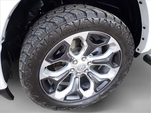 Used 2022 RAM 1500 Limited w/ Body Color Bumper Group AWD/4WD image 7