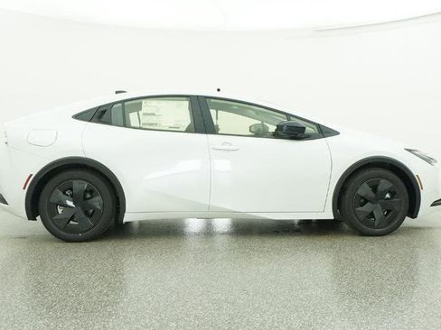 New 2026 Toyota Prius SE image 27