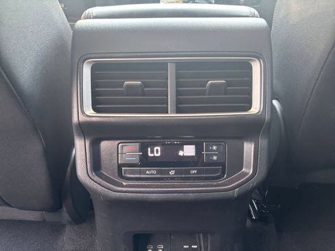 Used 2026 Volkswagen Atlas SE FWD image 20