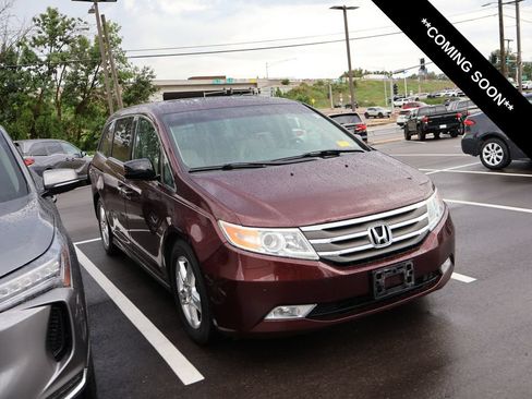 Used 2011 Honda Odyssey Touring image 1