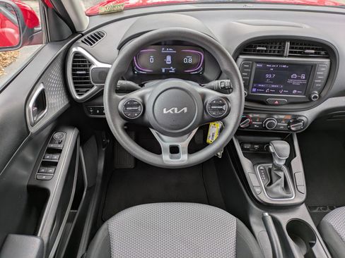 Certified 2023 Kia Soul LX FWD image 12