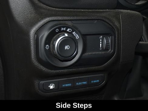Used 2023 Jeep Wrangler Unlimited Sahara w/ Cold Weather Group AWD/4WD image 10