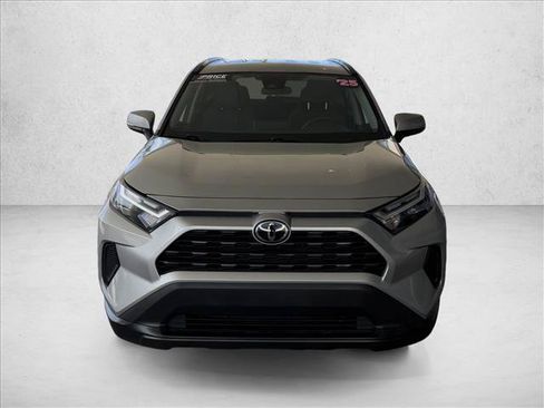 Used 2025 Toyota RAV4 XLE FWD image 7