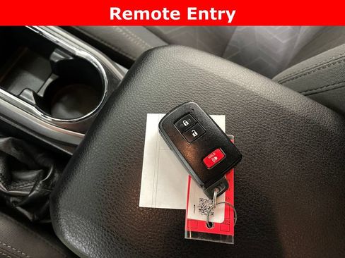 Used 2019 Toyota Tacoma TRD Off-Road AWD/4WD image 7