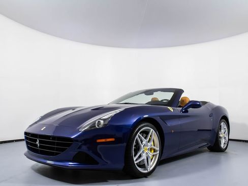 Certified 2017 Ferrari California T RWD image 29