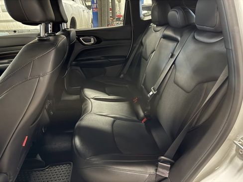 Used 2024 Jeep Compass Trailhawk image 13