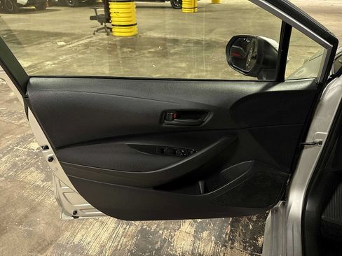 Used 2023 Toyota Corolla LE FWD image 28