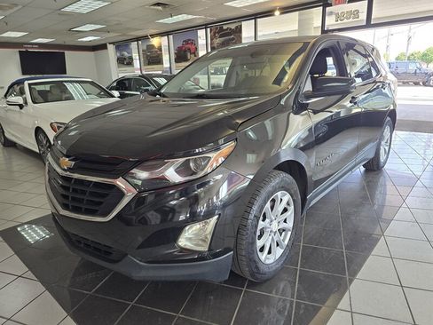Used 2018 Chevrolet Equinox LT image 1