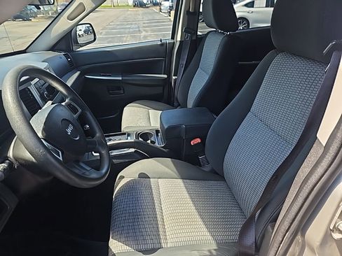 Used 2008 Jeep Grand Cherokee Laredo image 3