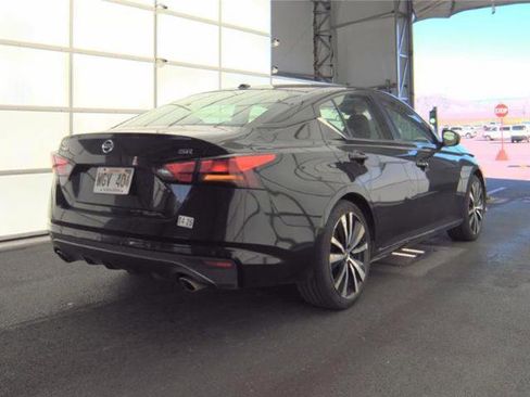 Used 2021 Nissan Altima 2.5 SR image 3
