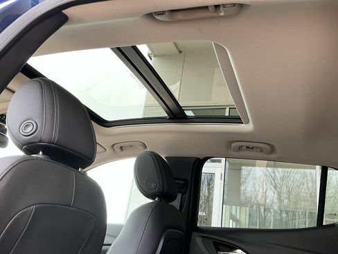 Used 2023 Buick Encore GX Essence w/ Experience Buick Package image 31