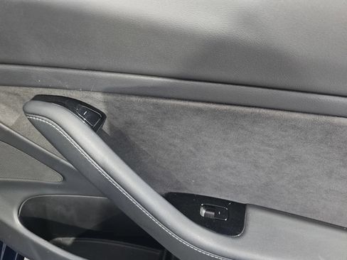 Used 2019 Tesla Model 3 RWD image 9