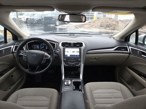 Used 2019 Ford Fusion SE image 20