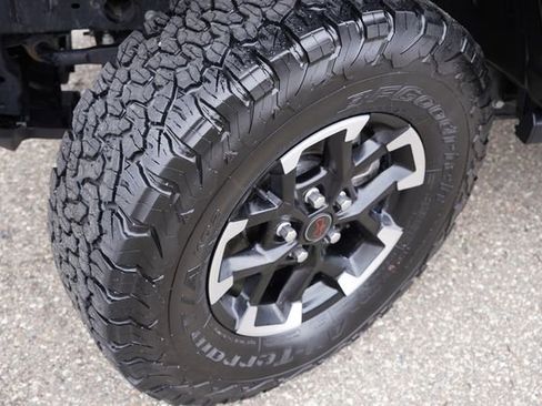Used 2024 Jeep Wrangler Rubicon w/ Convenience Group AWD/4WD image 13